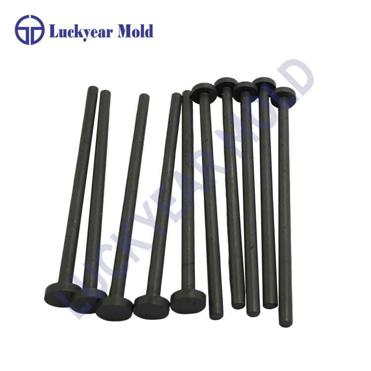 Miks on standardsed ejektori tihvtid ülitäpse vormi töö jaoks hädavajalikud?